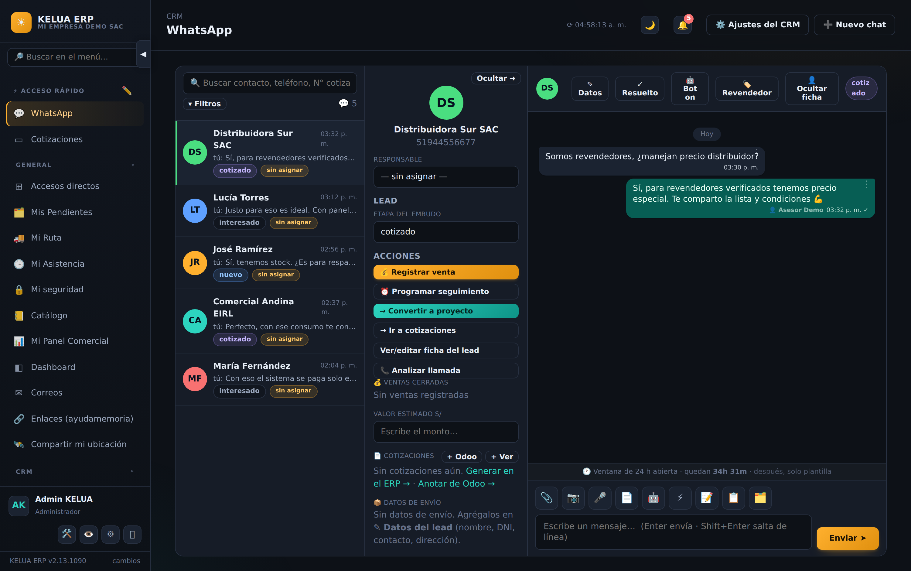 Bandeja de WhatsApp en KELUA: cada conversación con su responsable, el estado del lead y el historial completo en un solo lugar.